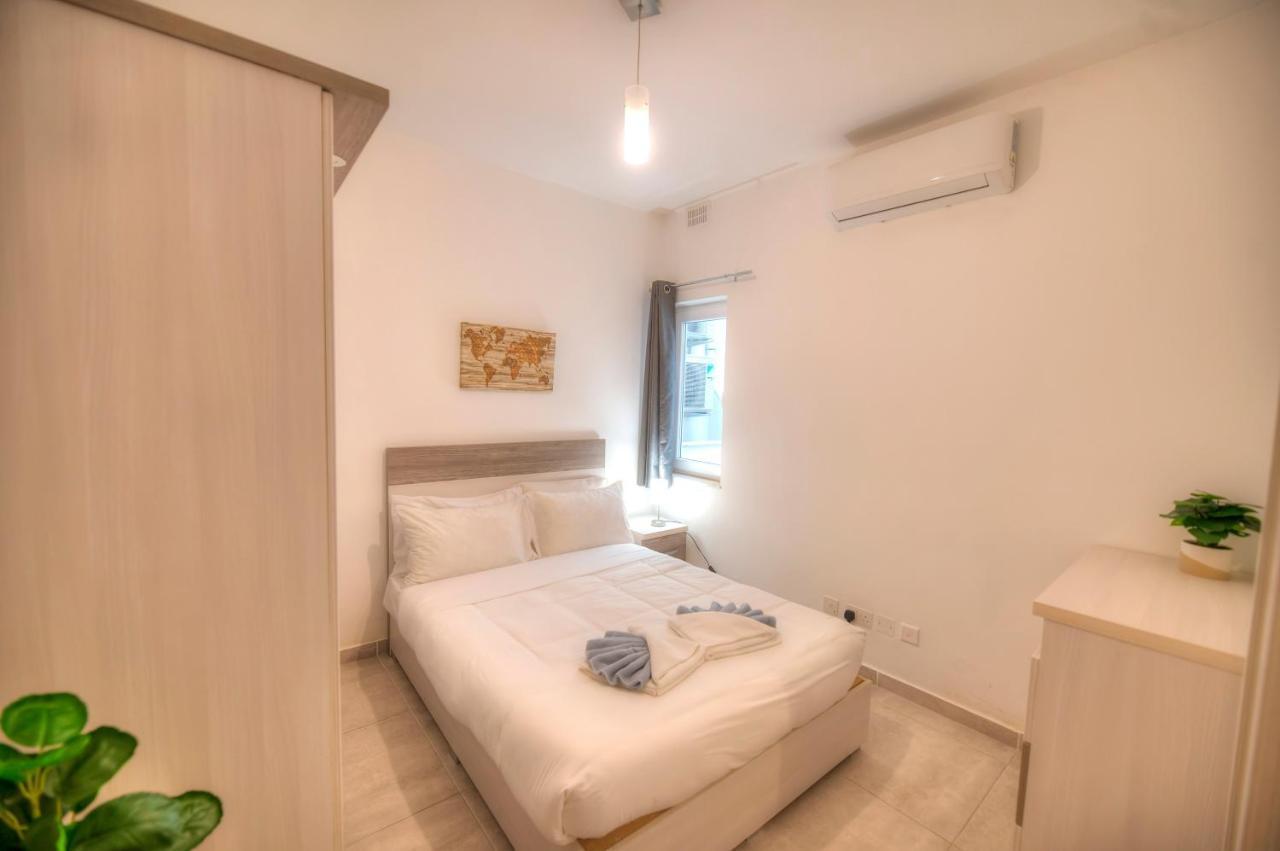 Spacious & Modern 3 Bedroom Near Seafront Jbor1-1 Apartment *