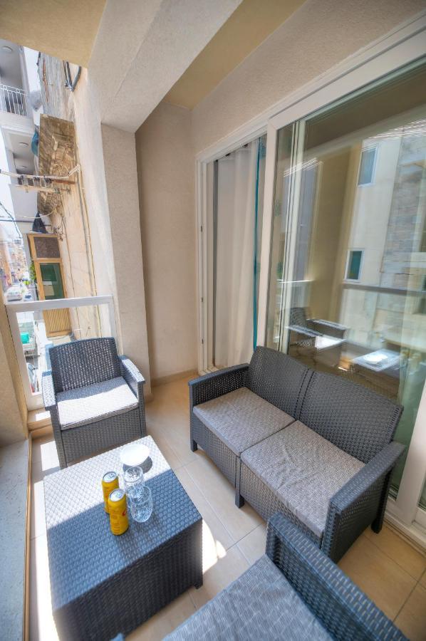 Apartment Spacious & Modern 3 Bedroom Near Seafront Jbor1-1 *