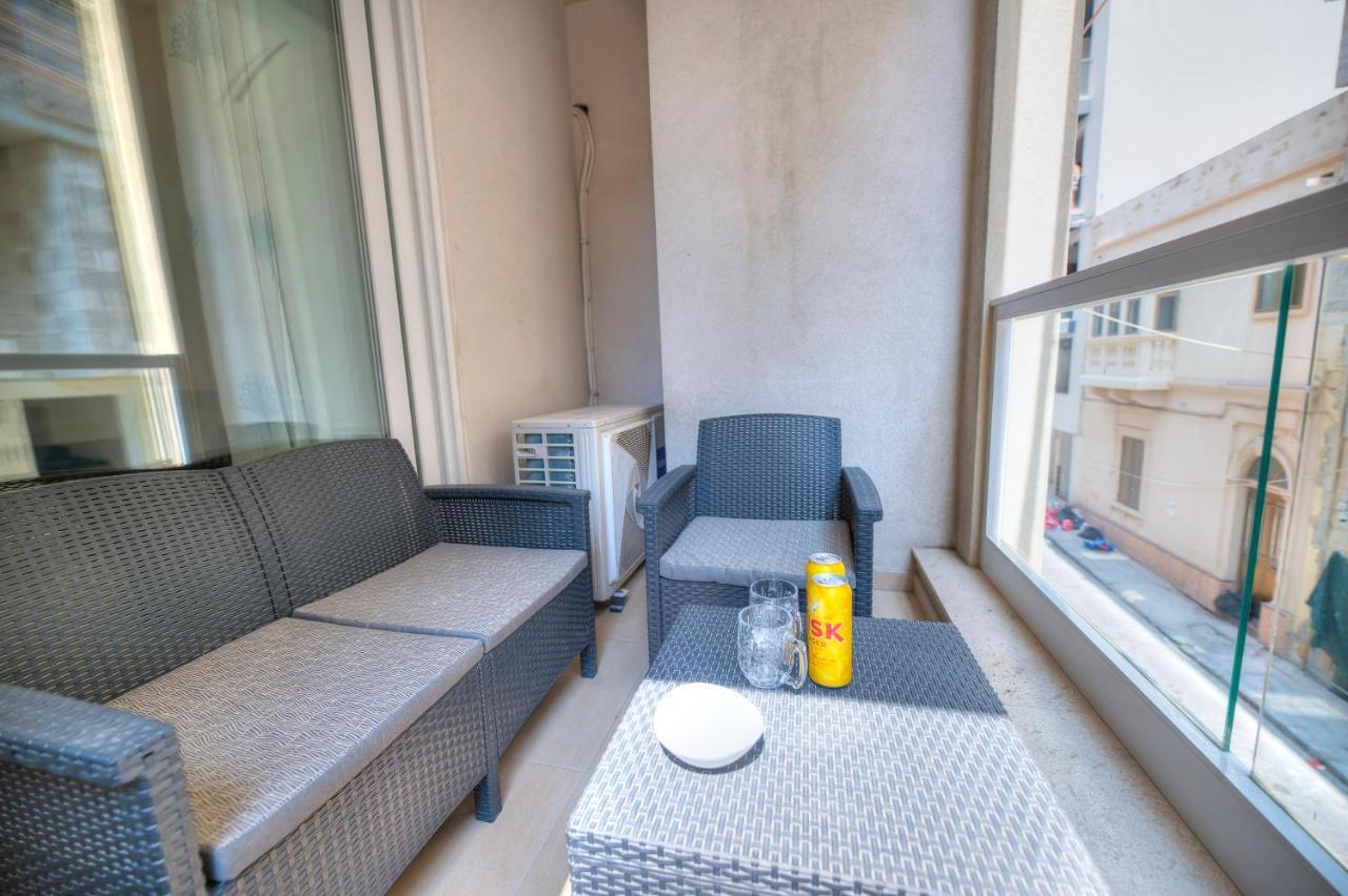Spacious & Modern 3 Bedroom Near Seafront Jbor1-1 *