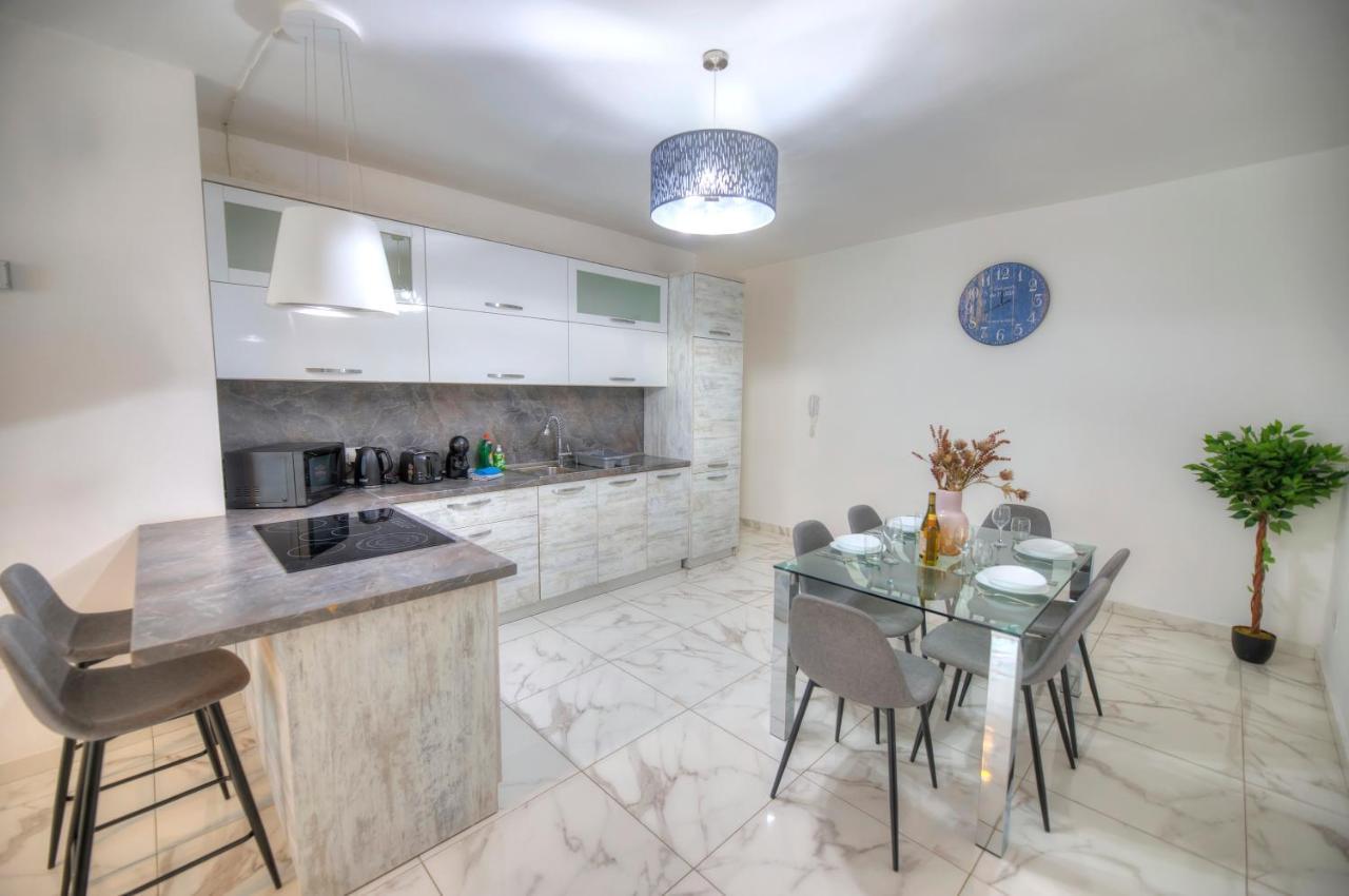 Spacious & Modern 3 Bedroom Near Seafront Jbor1-1 * Gzira